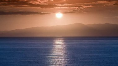 Sabah deniz horizon, Akdeniz, Sicilya ile gündoğumu görünümünü