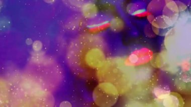 Uv floresan kostüm ve bokeh etkisi büyük afro perukla poz erkek