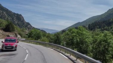 Kamera bağlı bir off road önüne araç sevk yol Berga, İspanya 