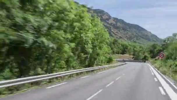 Fotoaparát Připojen Přední Části Terénní Vozidlo Projíždí Silnice Berga Španělsko — Stock video