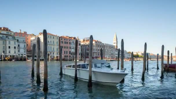 Tekneler Gondol Venedik Canal City — Stok video