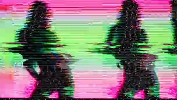 Silhouet Van Mooie Sexy Vrouw Poseren Met Glitch Effect — Stockvideo