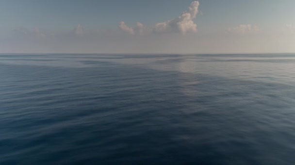 Natočil Krásný Východ Slunce Obzoru Moři Lodi Středozemním Moři — Stock video