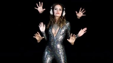 Seksi kadınla dans gizemli sihirli eller