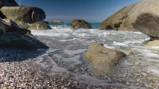 Spiaggia Ghiaia Mar Mediterraneo Con Isole Eolie Sicilia Italia — Video Stock