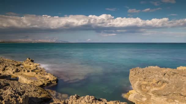 Скалистый Пляж Средиземное Море Сицилии Италия — стоковое видео