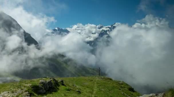 Časová Prodleva Verbier Švýcarských Alp Mlha Mlha Řítí Přes Scénu — Stock video