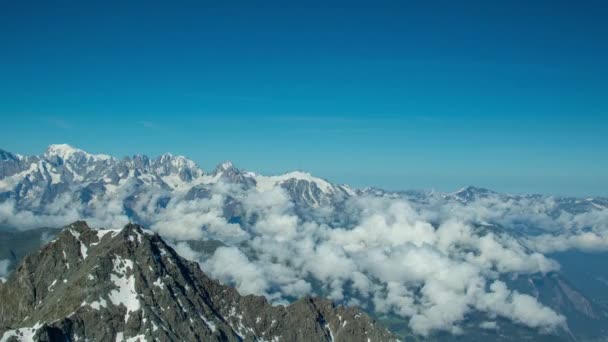 Time Lapse Verbier Van Zwitserse Alpen Met Mist Nevel Haasten — Stockvideo