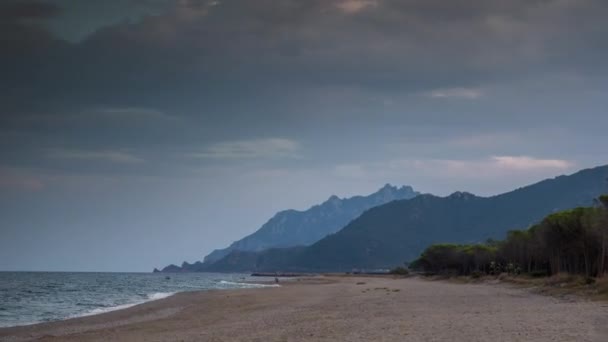 Fák Szikla Tetején Kilátással Tengerre Szardínián Time Lapse — Stock videók