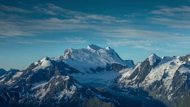 韦尔比耶 瑞士阿尔卑斯山堡观赏点山峰之晨 — 图库视频影像