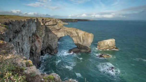 Természetes Sziklás Arch Pembrokeshire Coast Egyesült Királyság — Stock videók