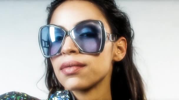 Beautiful Woman Posing Sunglasses — Stock Video