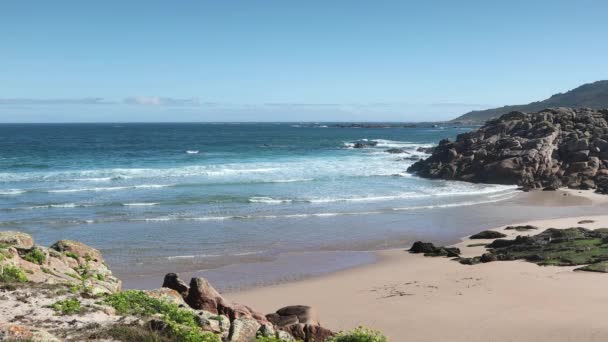 Bella Spiaggia Rocciosa Pedrosa Sulla Costa Costa Morte Della Galizia — Video Stock