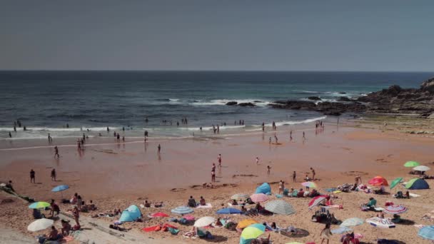 Galicja Hiszpania Sierpień 2018 Ludzi Plaży Galicji Północnej Hiszpanii — Wideo stockowe