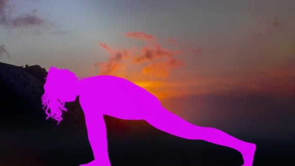 Frau Macht Yoga Mit Schönem Sonnenuntergang Hintergrund — Stockvideo