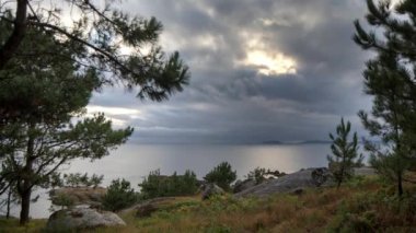 Güzel plaj Playa Lagos sabah erken, Galiçya, İspanya