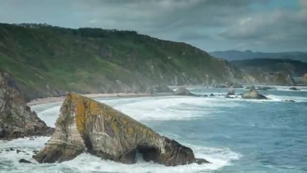 Panoramisch Uitzicht Golven Kliptoppen Loiba Galicia Spain — Stockvideo