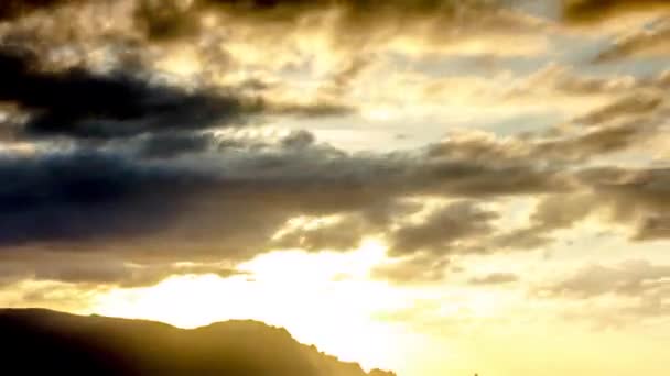 Γραφική Θέα Του Ηλιοβασιλέματος Πάνω Από Βουνά Στη Γαλικία Της — Αρχείο Βίντεο
