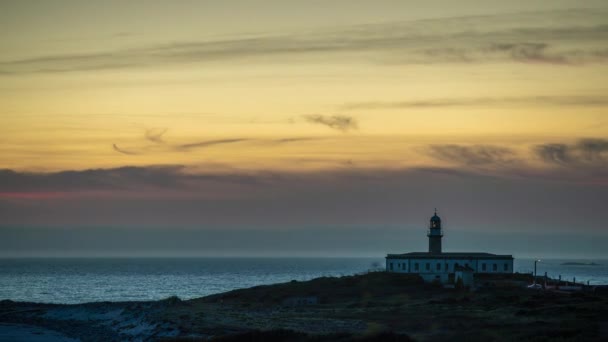 Vista Del Faro Playa Larino Atardecer Galicia España — Vídeo de stock