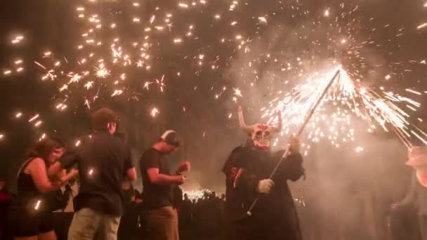西班牙巴塞罗那 2018年9月22日 举办消防节 Correfoc 街头人群 — 图库视频影像