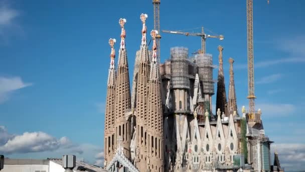 Barcelona Spanya Ekim 2018 Bulutların Üzerinde Sagrada Familia Katedrali Timelapse — Stok video