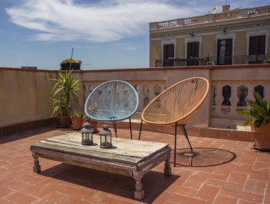 Barcelona'da çatı terasında yaz görünümünü