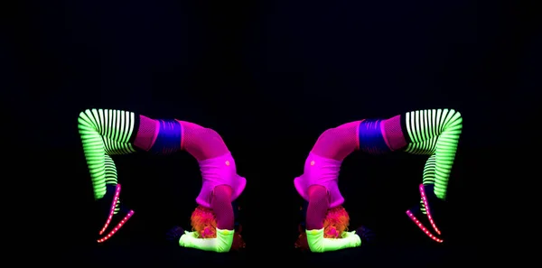 Woman Fluorescent Clothing Practicing Yoga — Stock Photo, Image