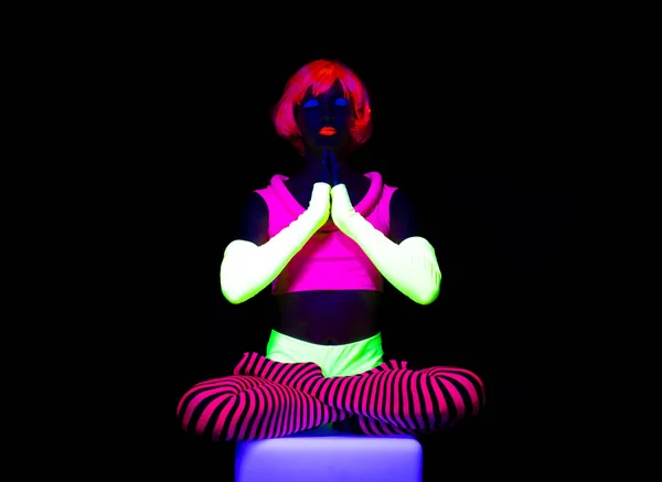 Woman Fluorescent Clothing Sitting Lotus Pose — Stock Photo, Image