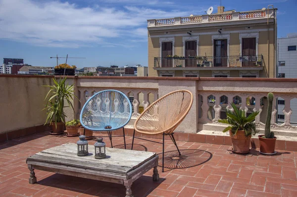 夏季在巴塞罗那欣赏屋顶露台的景色 — 图库照片