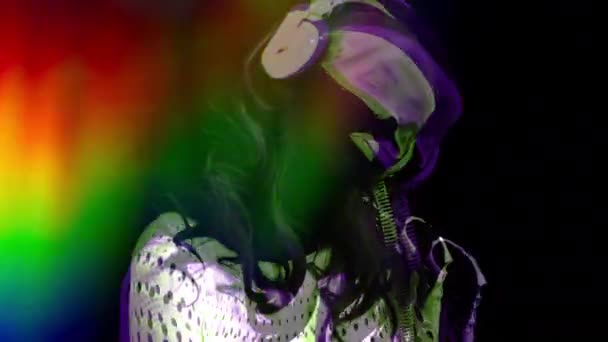 Sexig neon UV-glow dansare — Stockvideo