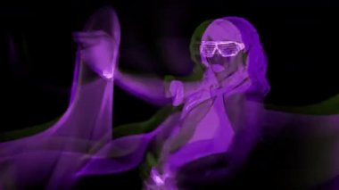 Seksi neon uv kızdırma dansçı