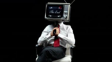 İntiharı dramatize eden televizyonlu adam