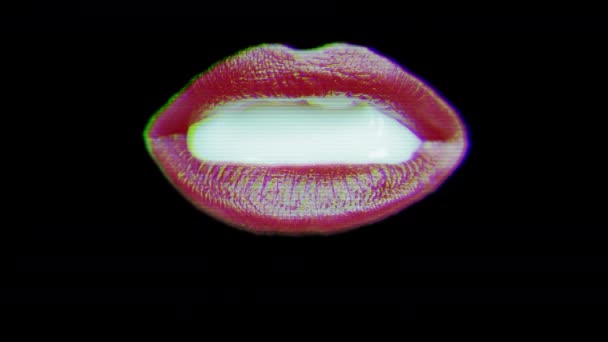 액체와 여성의 입술의 클로즈업 — 비디오