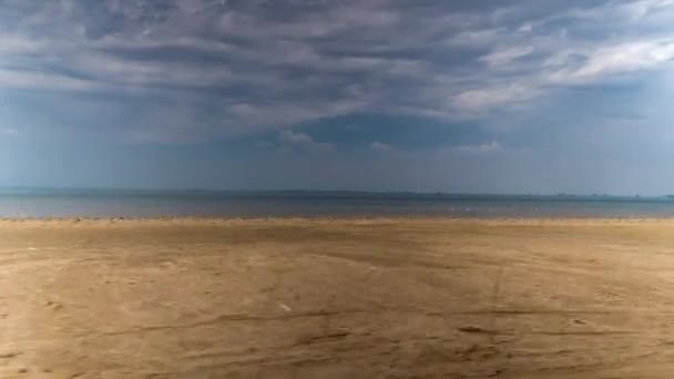 Fahrzeug Fährt Strand Der Mittelmeerküste Spanien Entlang — Stockvideo