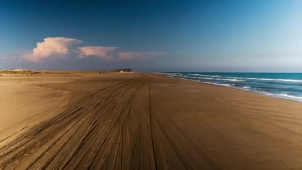 Veicolo Che Guida Lungo Spiaggia Sulla Costa Mediterranea Spagna — Video Stock