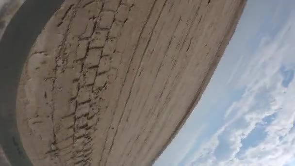 Boş Sahil Kendi Ekseni Etrafında Dönüyor — Stok video