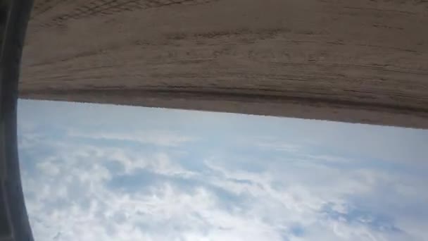 plage vide tournant autour de son axe 