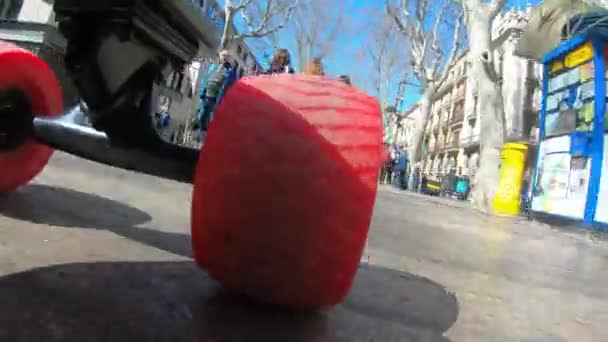 Barcelona Španělsko Března 2019 Skate Nízký Úhel Pohledu Okolí Barceloneta — Stock video
