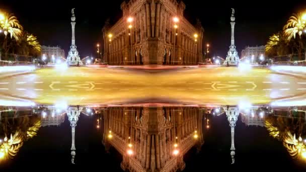コロン バルセロナ スペインの夜にミラー効果で急いでトラフィックのタイムラプス映像 — ストック動画