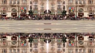 Aynalı etkisi ile Londra'da Piccadilly meydanında trafik ve yayaların kalabalıktimelapse görüntüleri, İngiltere