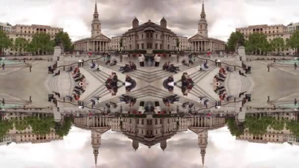 Aynalı Etkisi Ile Londra Ngiltere Trafalgar Meydanı Insanlar Trafik Timelapse — Stok video