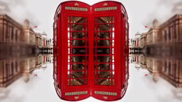 Кадры Хронометража Английского Красного Телефонного Ящика Зеркальным Эффектом — стоковое видео