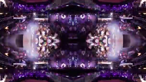 Časové Záběry Lidí Tančících Nočním Klubu Madridu Španělsko Zrcadlově Efektem — Stock video