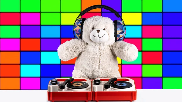 Teddy bear dj at a disco — Stock Photo, Image