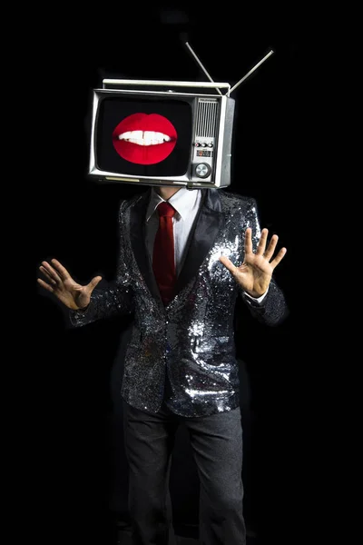Tv cabeça homem com lábios na tela — Fotografia de Stock