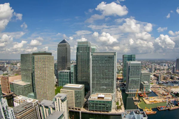 Caanary wharf buildings in london — Stock Photo, Image