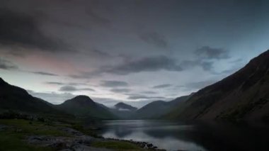 Bulut ve dağların döngüsel videosu, Lake District, İngiltere