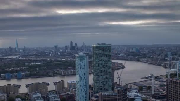 Временной интервал видео города и реки Thames, Лондон, Англия, Великобритания — стоковое видео