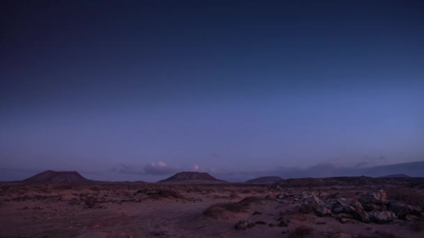 Schleifendes Video von Wolken über der Wüste auf Fuerteventura — Stockvideo