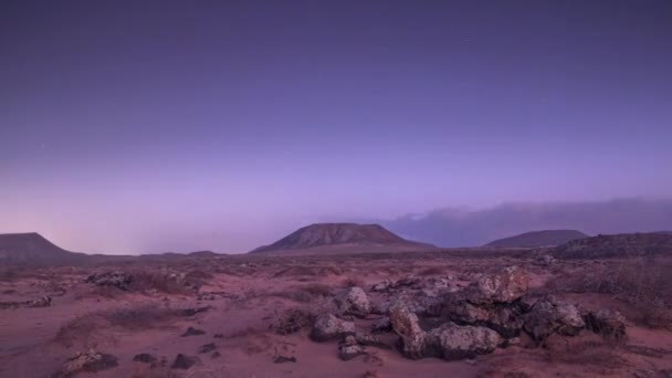 Зацикленное видео облаков над пустыней в Фуэртевентуре — стоковое видео